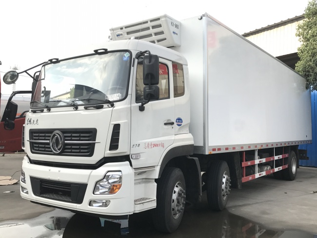 (Länge: 9,4 Meter) Dongfeng Tianlong dreirädriger Kühltransporter