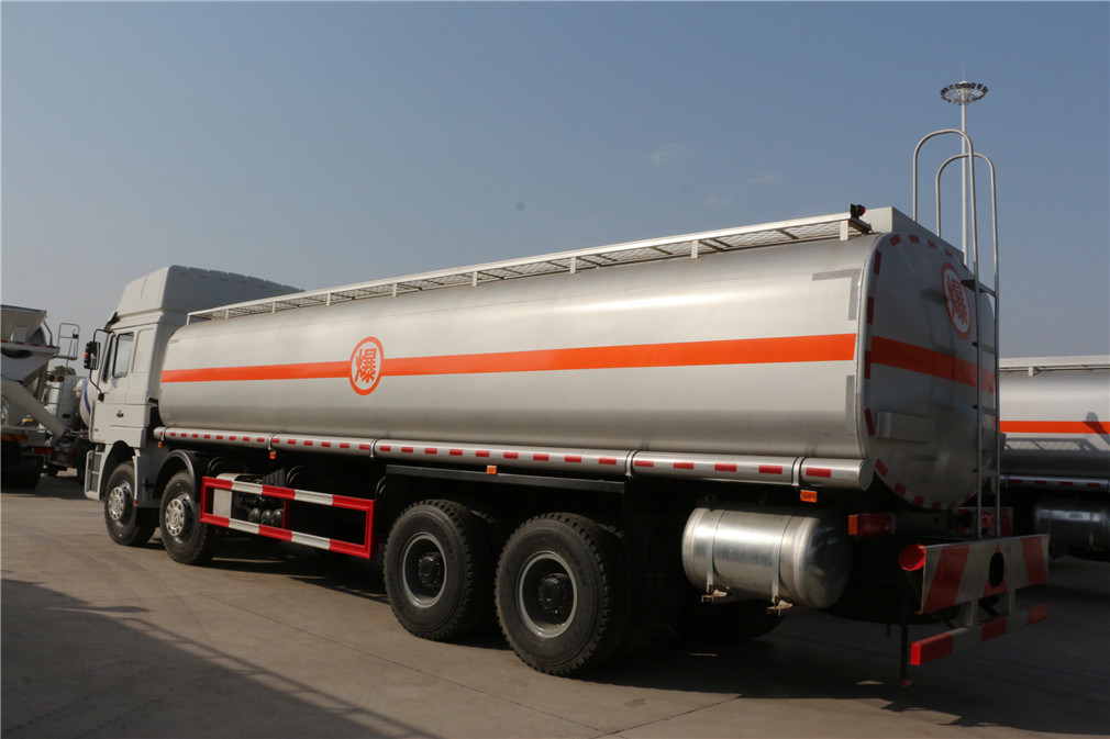 Shaanxi Auto Delong Vorder-vier Hinten-acht [34 Kubik] Öltransporter