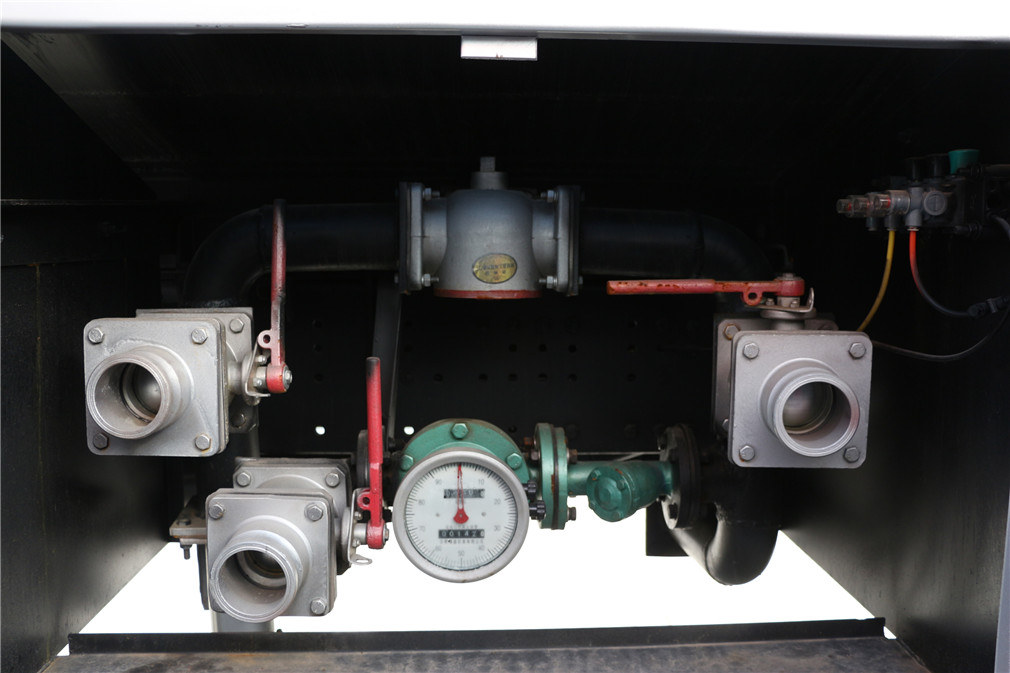 Shaanxi Auto Delong Vorder-vier Hinten-acht [34 Kubik] Öltransporter