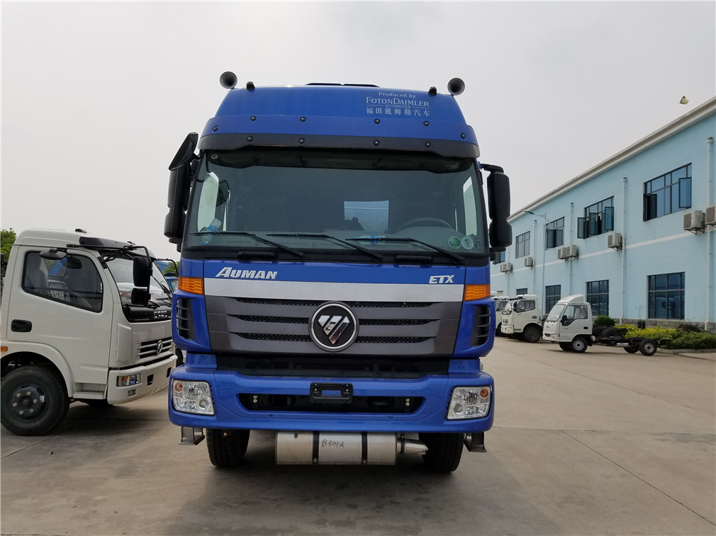 Futian Ouman 4x4 rückseitiger Öltransporter [25 Kubikmeter]