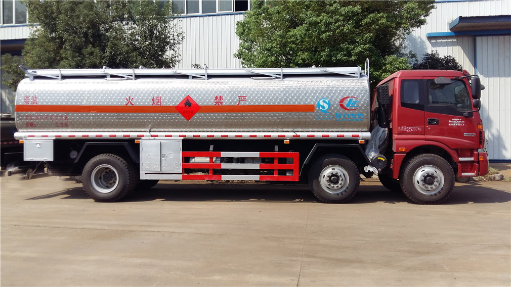 Futian Ouman Kleiner Dreiachsen [26 Kubik] Aluminiumlegierung Öltransportfahrzeug