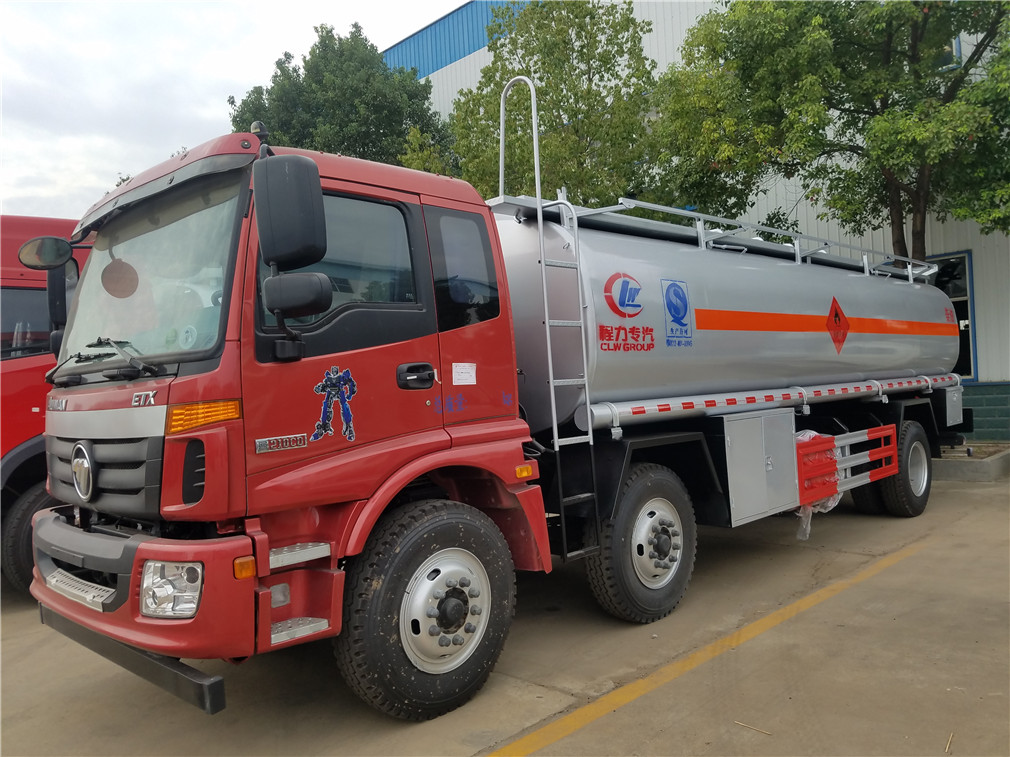 Futian Ouman Kleiner Dreiachsen [26 Kubik] Aluminiumlegierung Öltransportfahrzeug