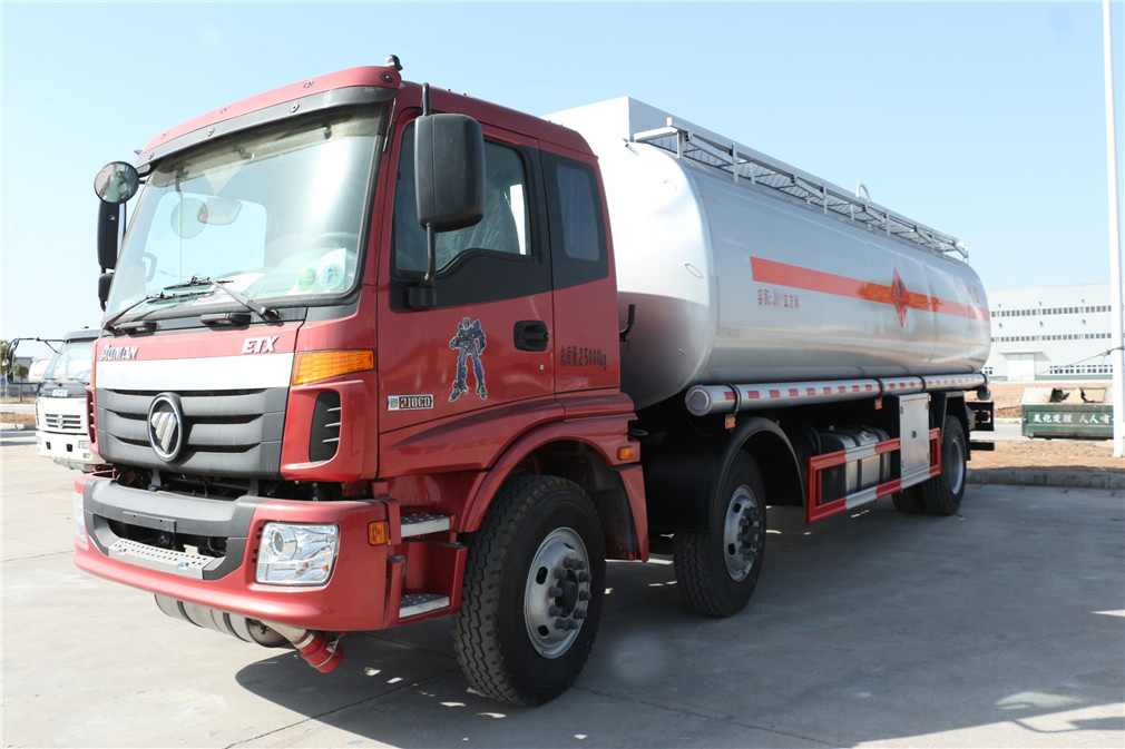 Futian Ouman 4x4 Heckmontierter 24-Kubikzähigkeit Nachfüllwagen