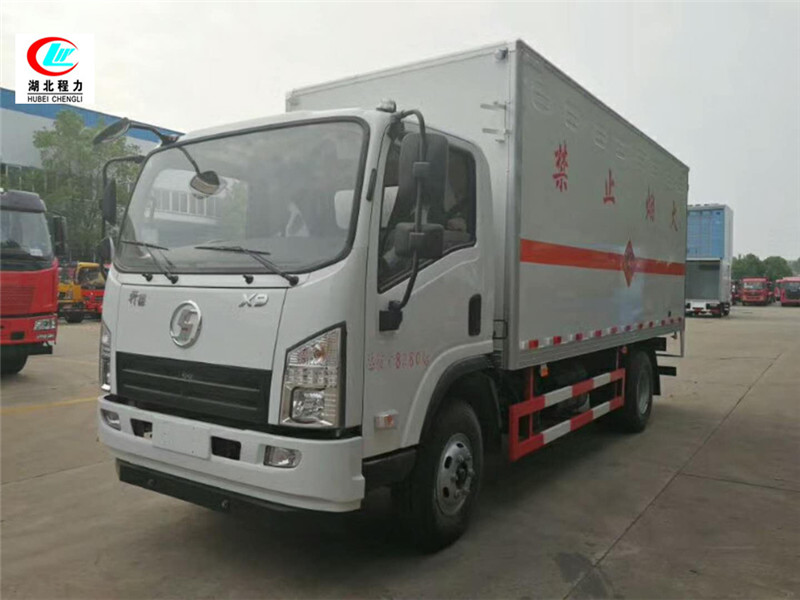 Shaanxi Auto Xuande 5,1-m-Brenngas-Kasten-Typ Transportfahrzeug [Klasse II]