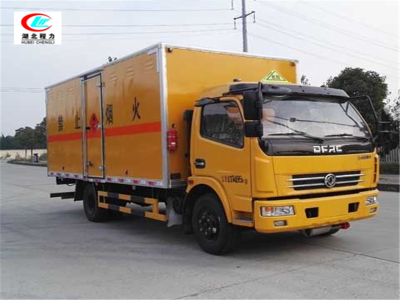 Dongfeng Daolu Kai 5,1-Meter brennbares Flüssigkeitsguttransportfahrzeug [Klasse III]