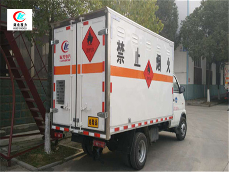 Dongfeng Junfeng 3.3-Meter Flüssiggas-Kastenwagen-Fahrzeug [Klasse II, Blauer Kennzeichenplatte]