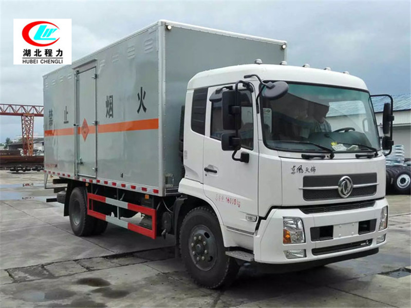 Dongfeng Tianjin 6,2-Meter entflammbare Gas-Boxen-Typ Transportfahrzeug [Klasse II]