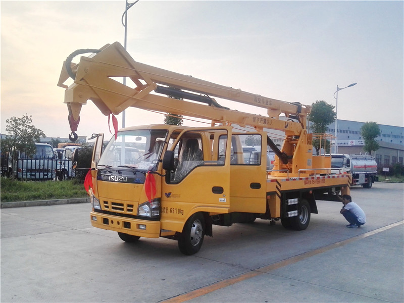 (18 Meter) Isuzu Doppelreihen-faltbarer Arm Arbeitsfahrzeug