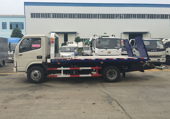 【One against two】 Dongfeng Xiaodu Likaka Straßenblockierungsfahrzeug
