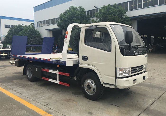 【One against two】 Dongfeng Xiaodu Likaka Straßenblockierungsfahrzeug