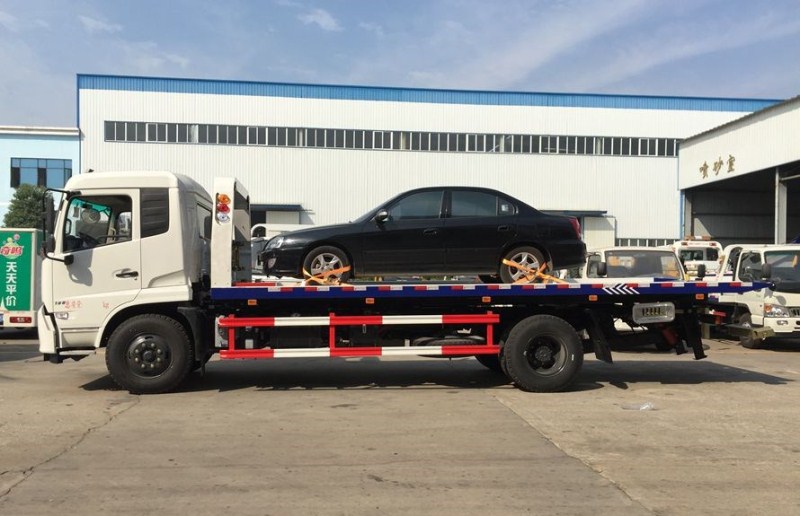 【One against two】 Dongfeng Doli Ka mit einem Schlafkabine-förmigen Schuttbeseitigungsfahrzeug