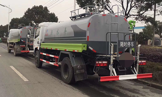 Dongfeng Daoluika Wasserbesprühfahrzeug (8,5 Kubikmeter)
