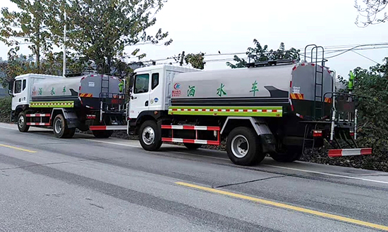 Dongfeng D9 Serie Sprinklerwagen (12 Kubikfächer)