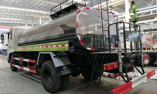 Ostwind Bodeneinbaugeschütteter Wasserwagen (12 Kubikmeter)