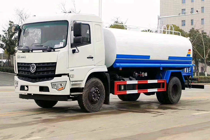 Dongfeng D3 Sprühwagen (14,5 Kubikvolumen)
