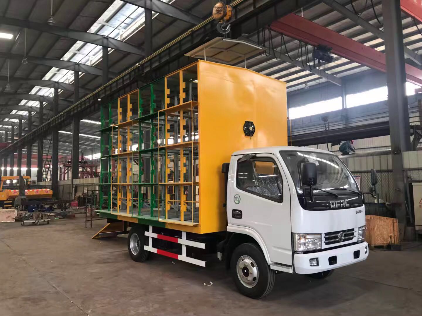 Dongfeng Dolica Bienenfahrzeug