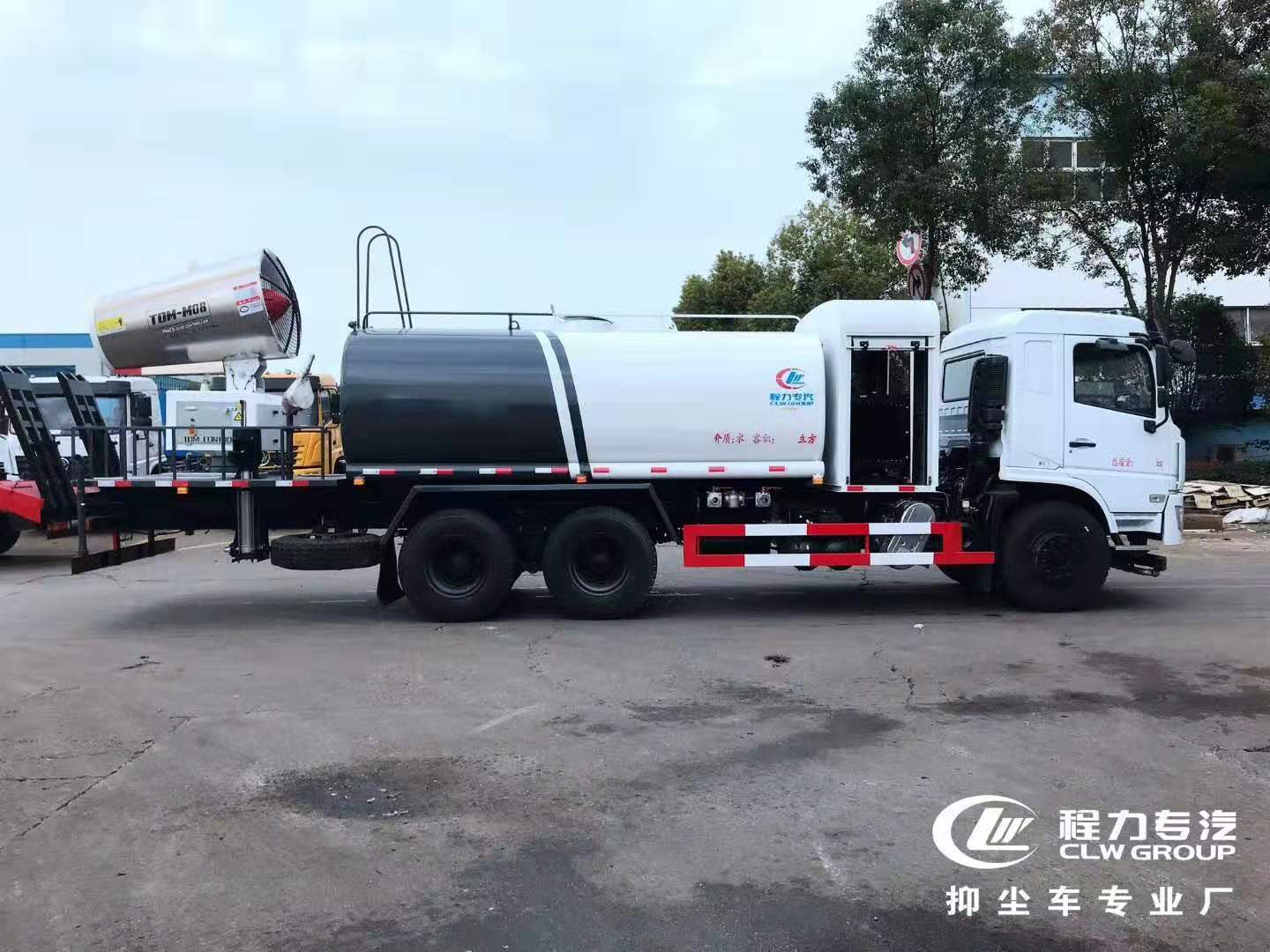 Dongfeng Untenbehaftetes 16-Kubik-Rückfahr-Zweirädriges Vielseitiges Staubabsaugfahrzeug