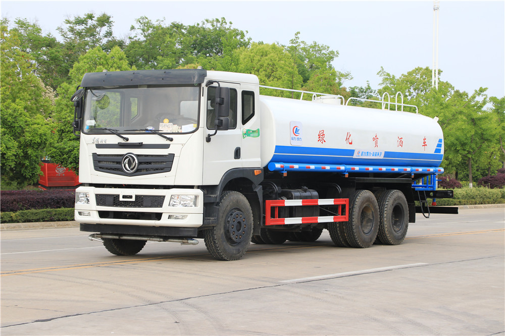 Dongfeng T5 hinterradgetriebener Zweiradachse 20-Kubikmeter Wasserwerfer Fahrzeug