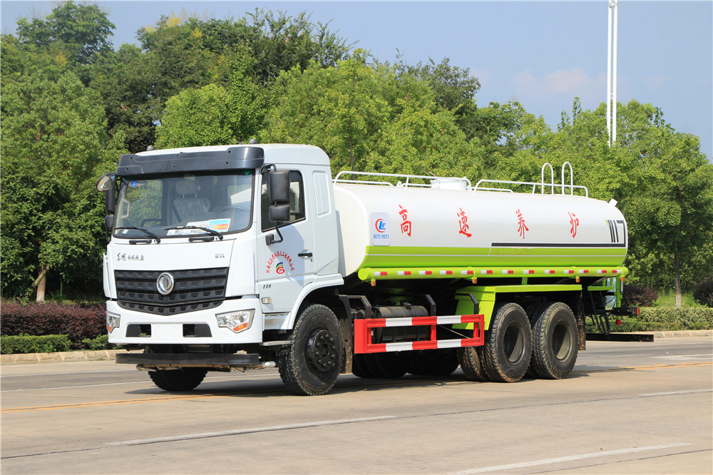 Dongfeng unten montierter hinterer Dreibogendurchlauf 20-m³ Wasser sprinkler Fahrzeug