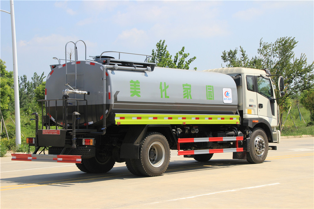 Futian Ruiwo 14-m³ Wasser sprinkler Fahrzeug