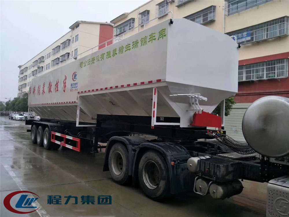 Half-trailer [60-66 cubic] bulk feed transportation vehicle in Deutsch