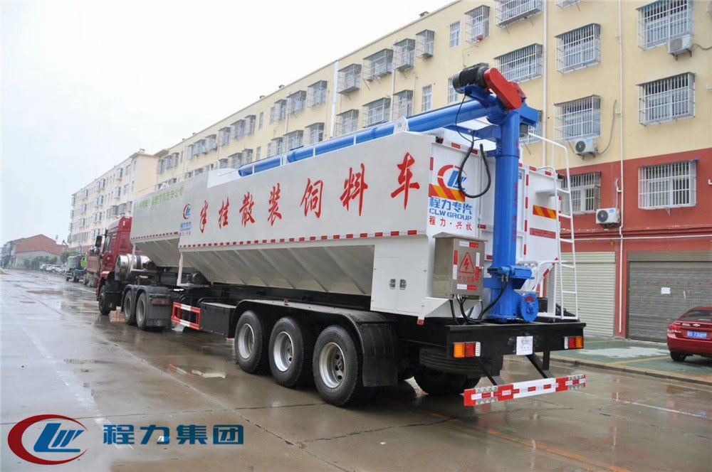 Half-trailer [60-66 cubic] bulk feed transportation vehicle in Deutsch