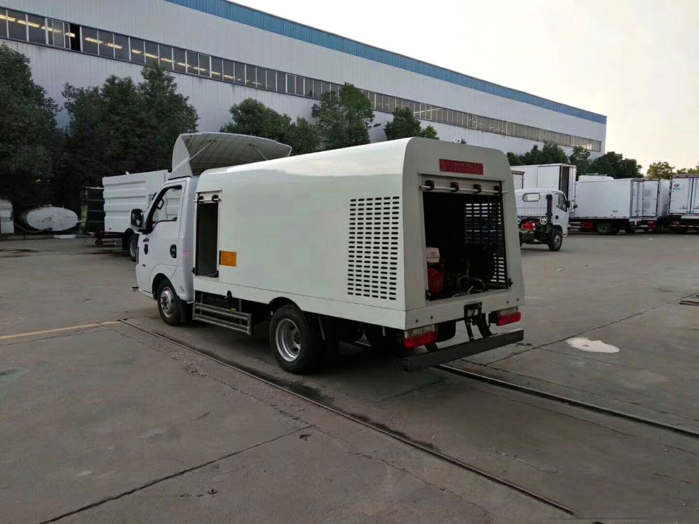 【1,5 Kubikkapazität, blauer Kennzeichen】 Dongfeng Tu Yi Straßensauger Fahrzeug