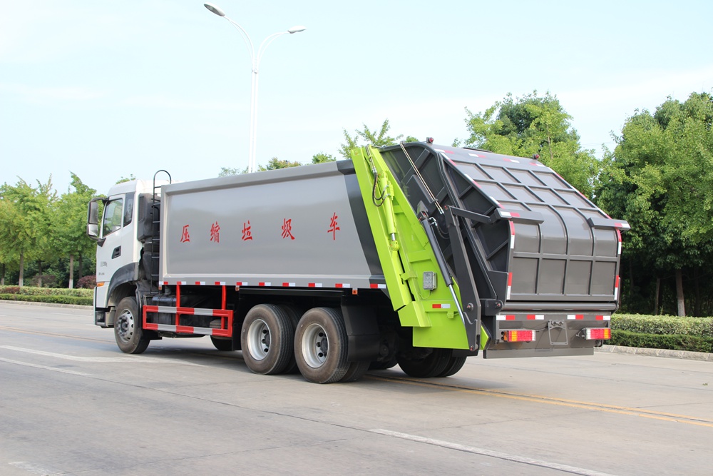 【18 Kubik】 Dongfeng Tianlong hinterer doppelachsiger Kompressionsmüllwagen