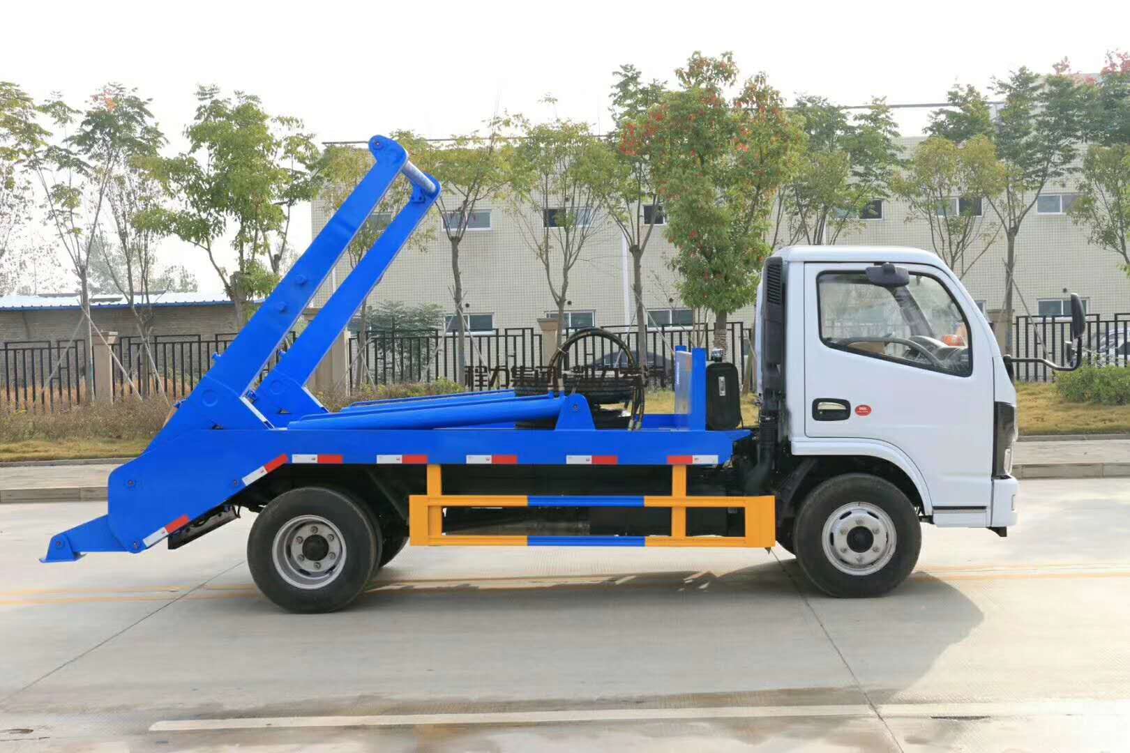 【6 Parteien】 Dongfeng D6 Schwenkarmmüllwagen
