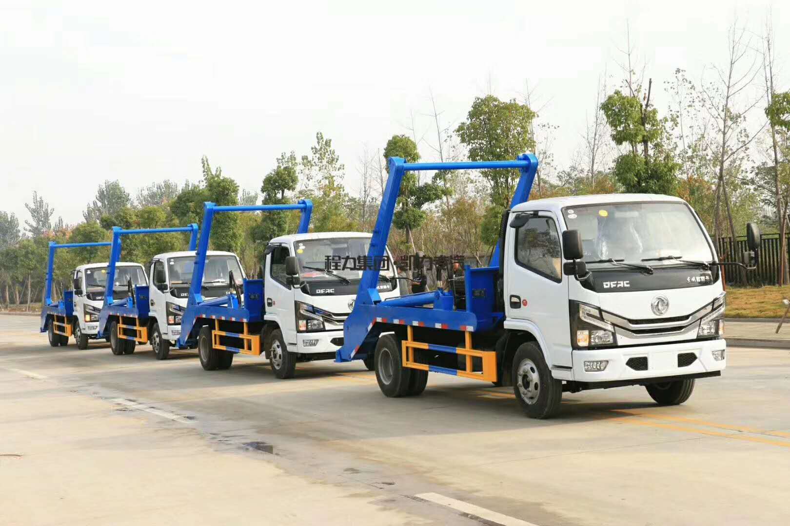 【6 Parteien】 Dongfeng D6 Schwenkarmmüllwagen