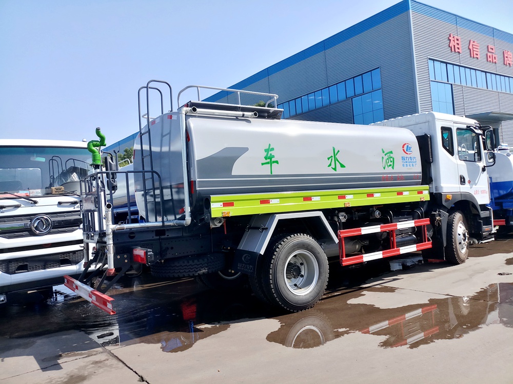 【12 Kubikmetervolum】 Dongfeng D9 Wasserwanne