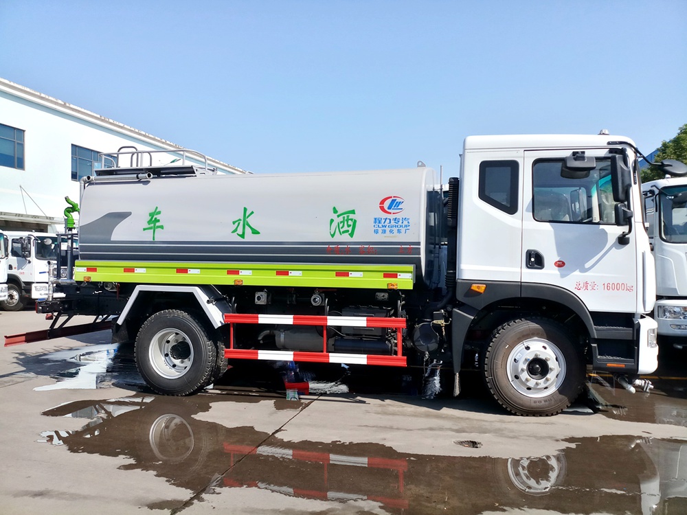 【12 Kubikmetervolum】 Dongfeng D9 Wasserwanne