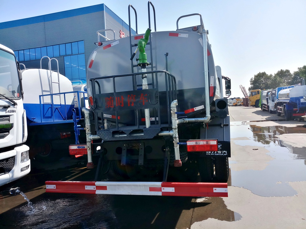【12 Kubikmetervolum】 Dongfeng D9 Wasserwanne