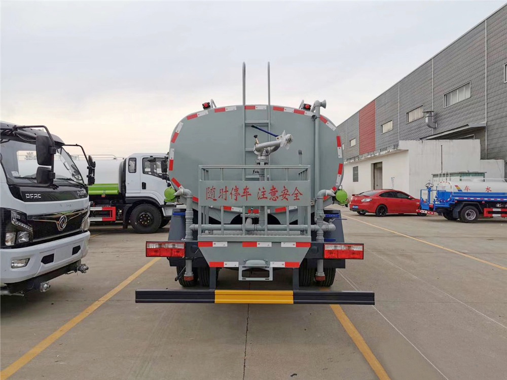 【12 Kubikmetervolum】 Dongfeng D9 Wasserwanne