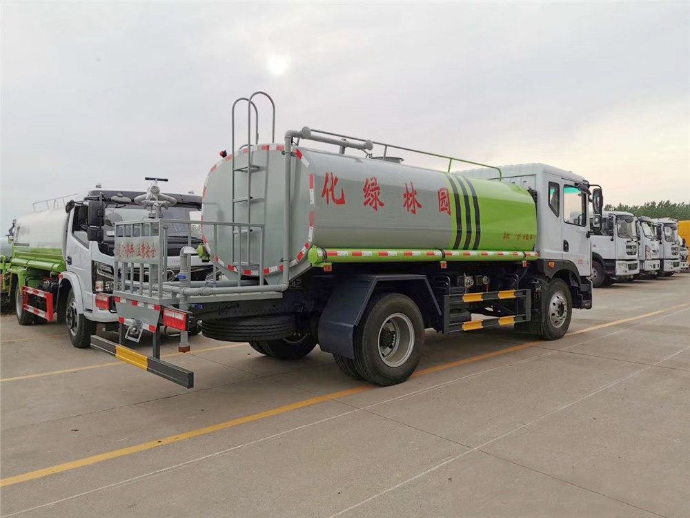 【12 Kubikmetervolum】 Dongfeng D9 Wasserwanne
