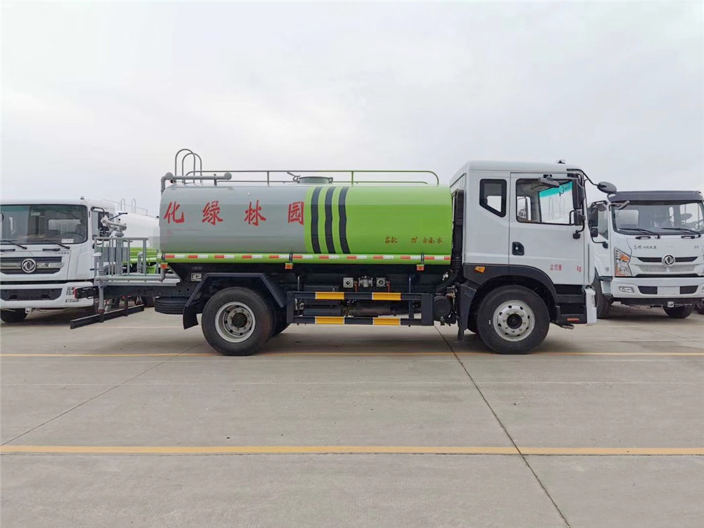 【12 Kubikmetervolum】 Dongfeng D9 Wasserwanne