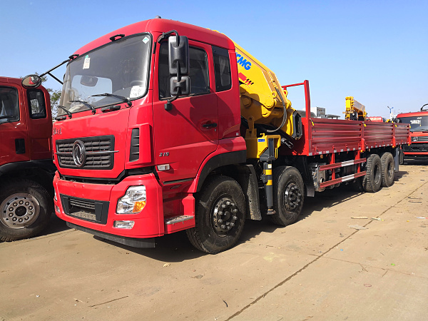Dongfeng Tianlong XCMG gelenkiger 16-ton LKW-betonter Kran