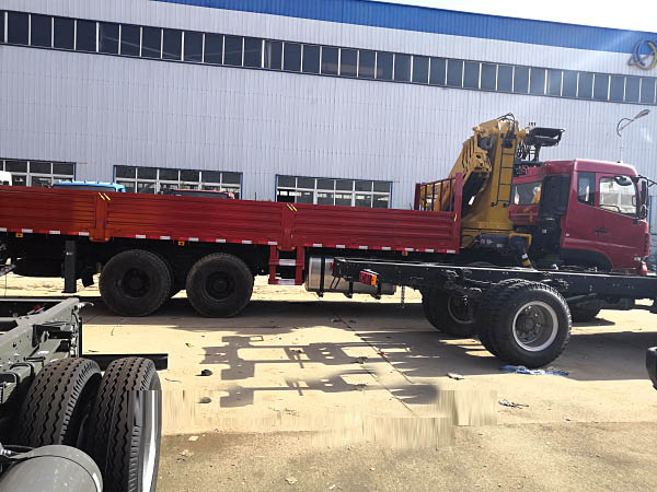 Dongfeng Tianlong XCMG gelenkiger 16-ton LKW-betonter Kran
