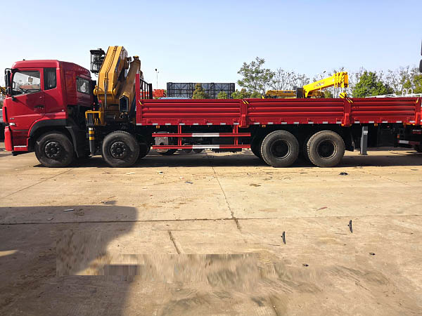 Dongfeng Tianlong XCMG gelenkiger 16-ton LKW-betonter Kran