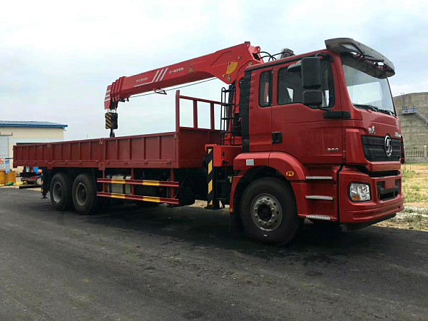 Shaanxi Auto Delong 14-Tonnen Dreiaxler Anhängerkran mit Allradantrieb, hergestellt von Sany Heavy Industry