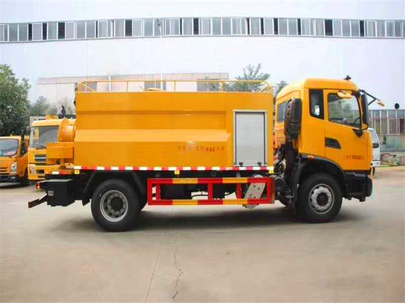 Dongfeng Tianjin 10-kubikmeter zylindrisches Rohrreinigungsfahrzeug