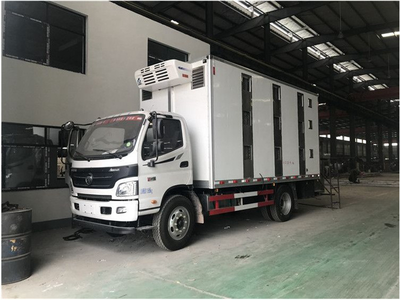 Futian OMC Poultry Transport Vehicle in Deutsch