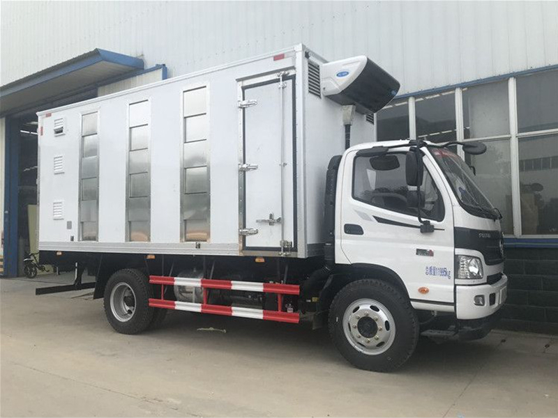 Futian OMC Poultry Transport Vehicle in Deutsch