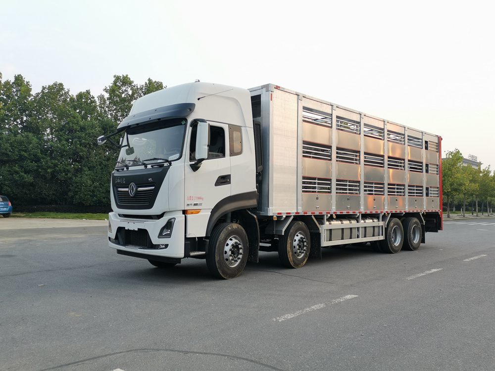 Dongfeng Tianlong Aluminiumlegierung Viehtransportfahrzeug