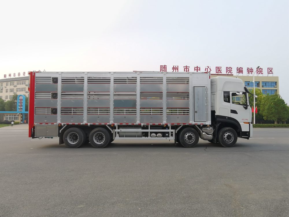 Dongfeng Tianlong Aluminiumlegierung Viehtransportfahrzeug