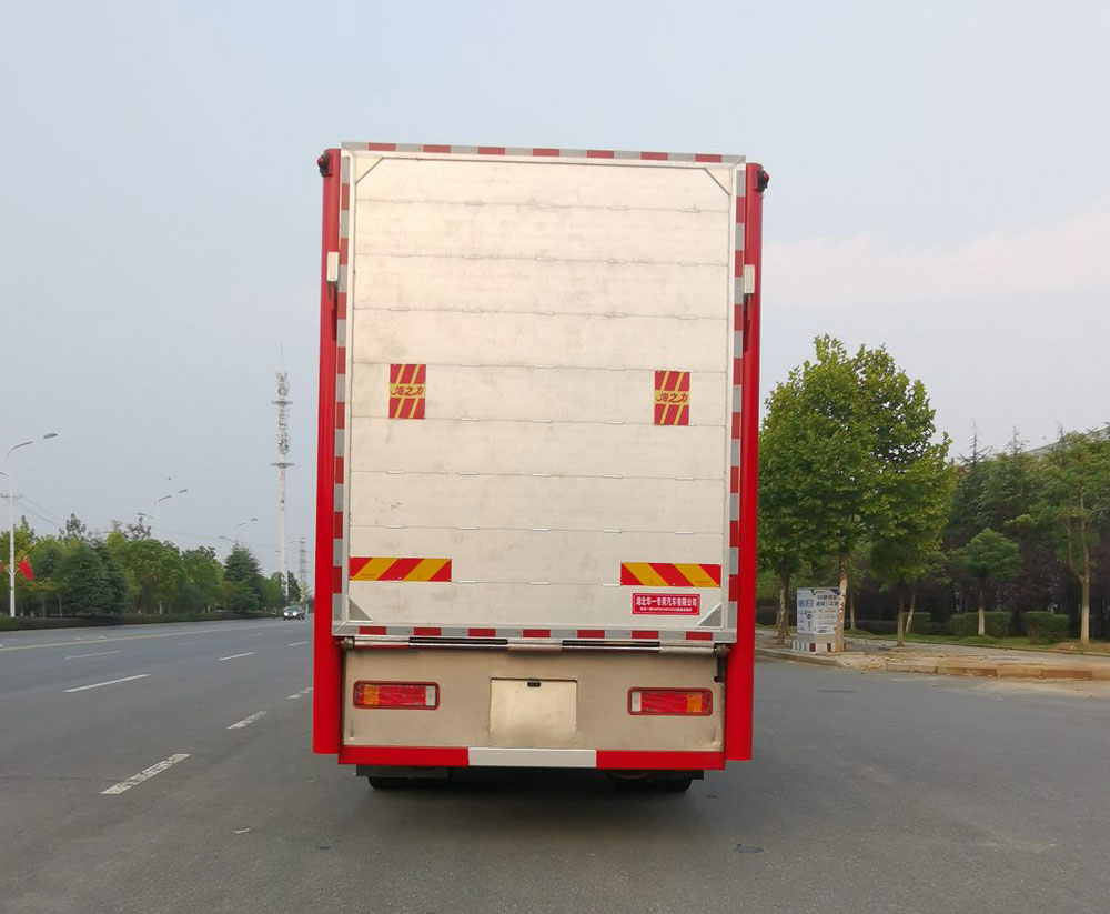 Dongfeng Tianlong Aluminiumlegierung Viehtransportfahrzeug