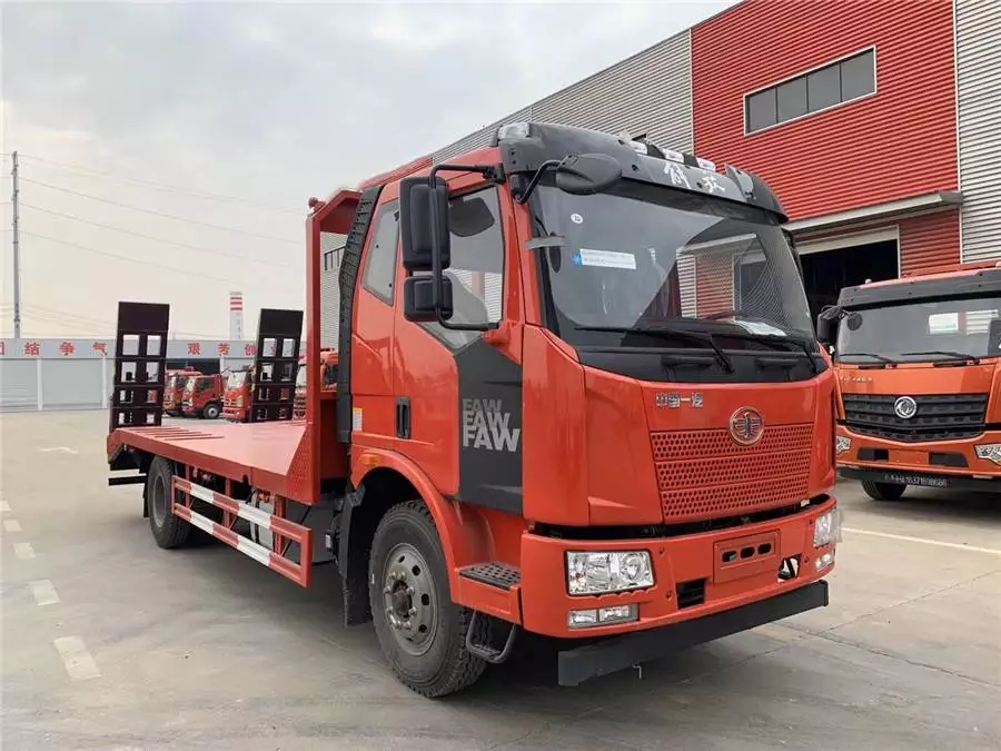 150-Tonnen-Bagger, 180-PS-Yulu-Flachbett-Lkw