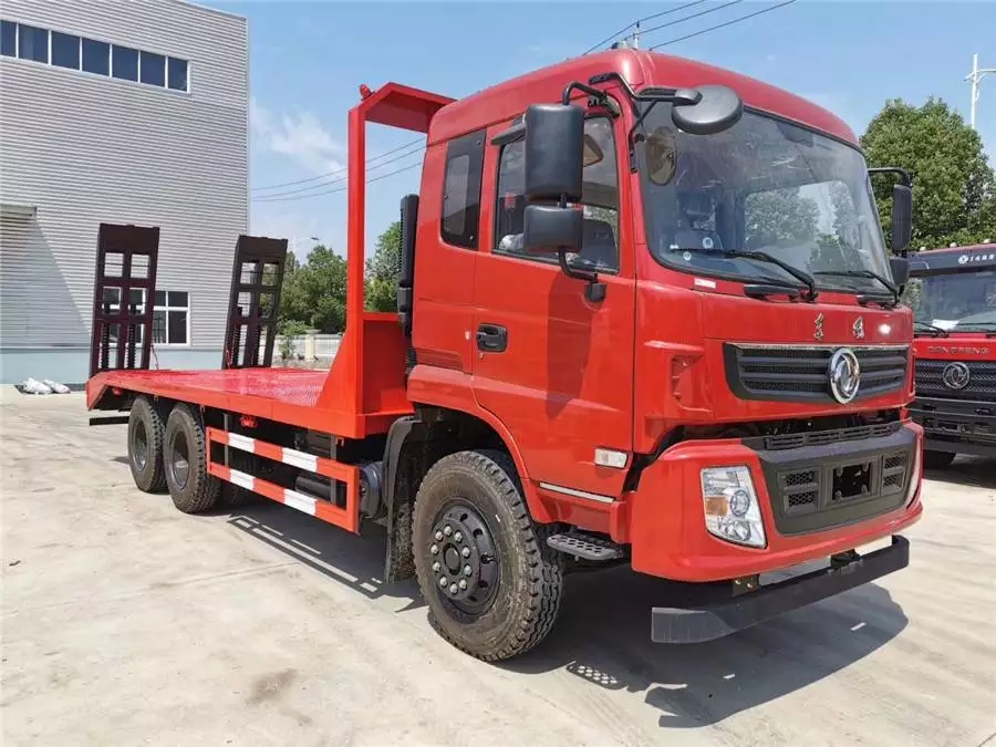 Dongfeng Hinterrad-Doppelbogengestell-Flachbett-Lkw