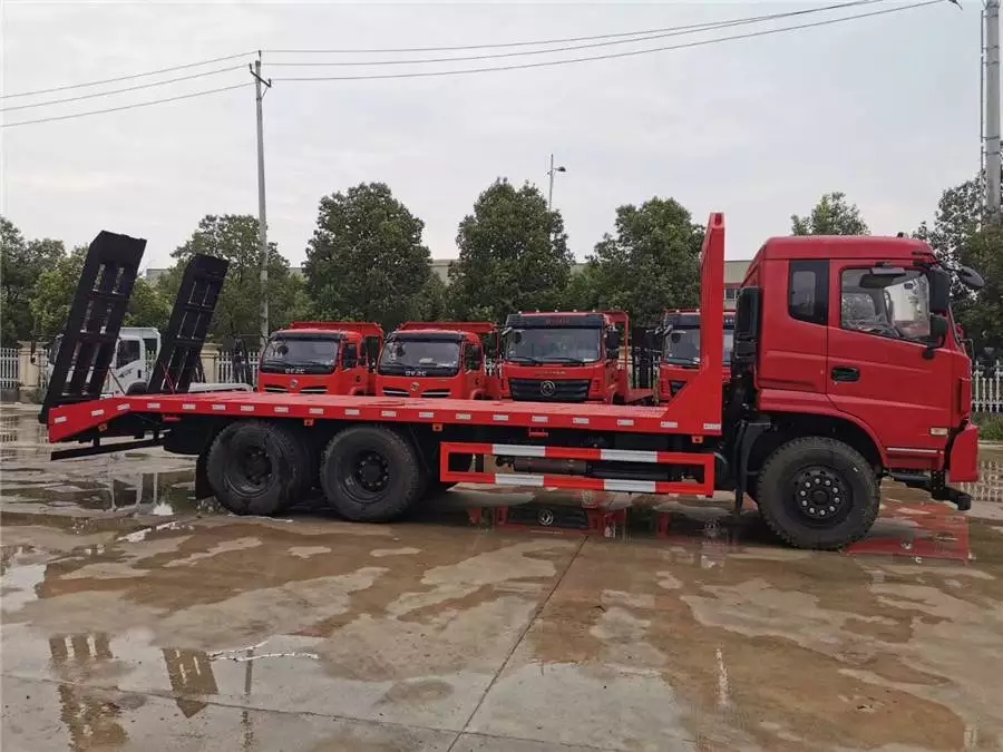 Dongfeng Hinterrad-Doppelbogengestell-Flachbett-Lkw