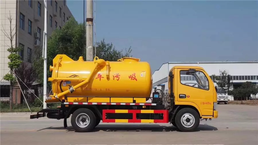 Dongfeng Dolica 3-Rad Abwassersaugwagen mit blauer Karosserie